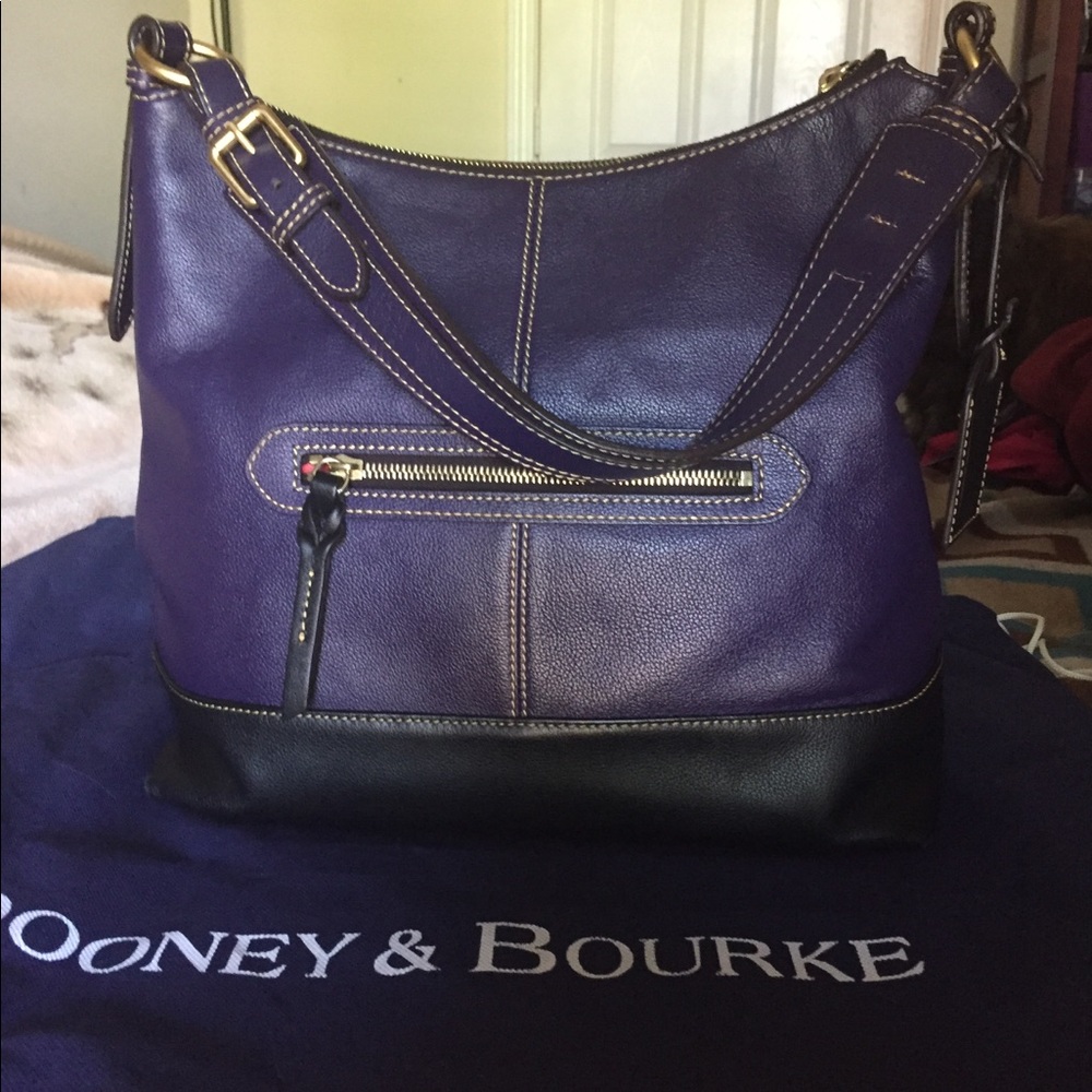 ***SOLD*** Dooney & Bourke Sophie Hobo - Picture 2 of 8